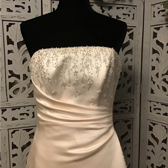 DELIGHTFUL IVORY SMOOTH SATIN BEADED WITH CORSET BACK STRAPLESS WEDDING DRESS - Picture 2 of 12